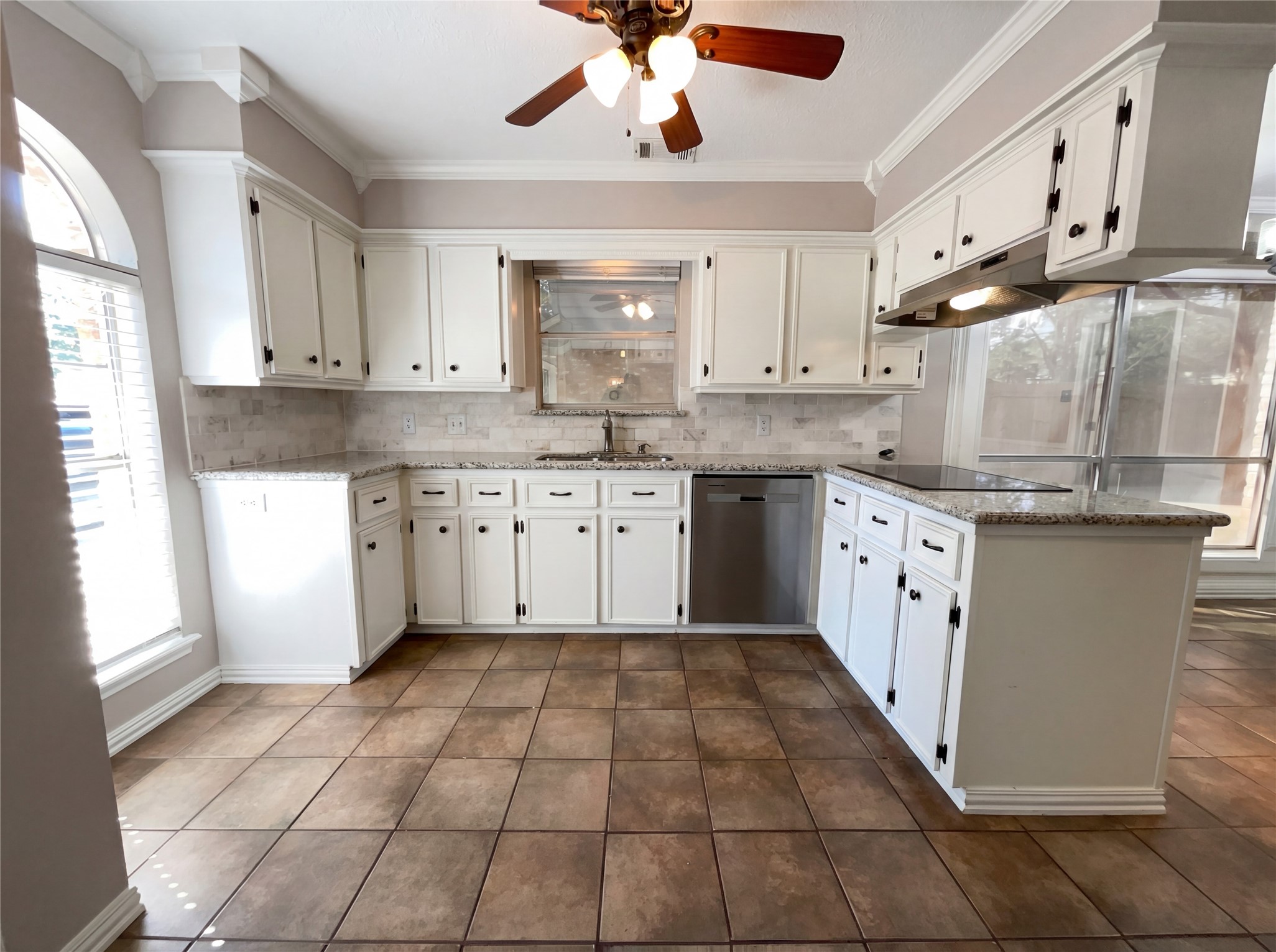 5306 Glenmere Lane Spring, TX 77379 - Photo 2 of 23