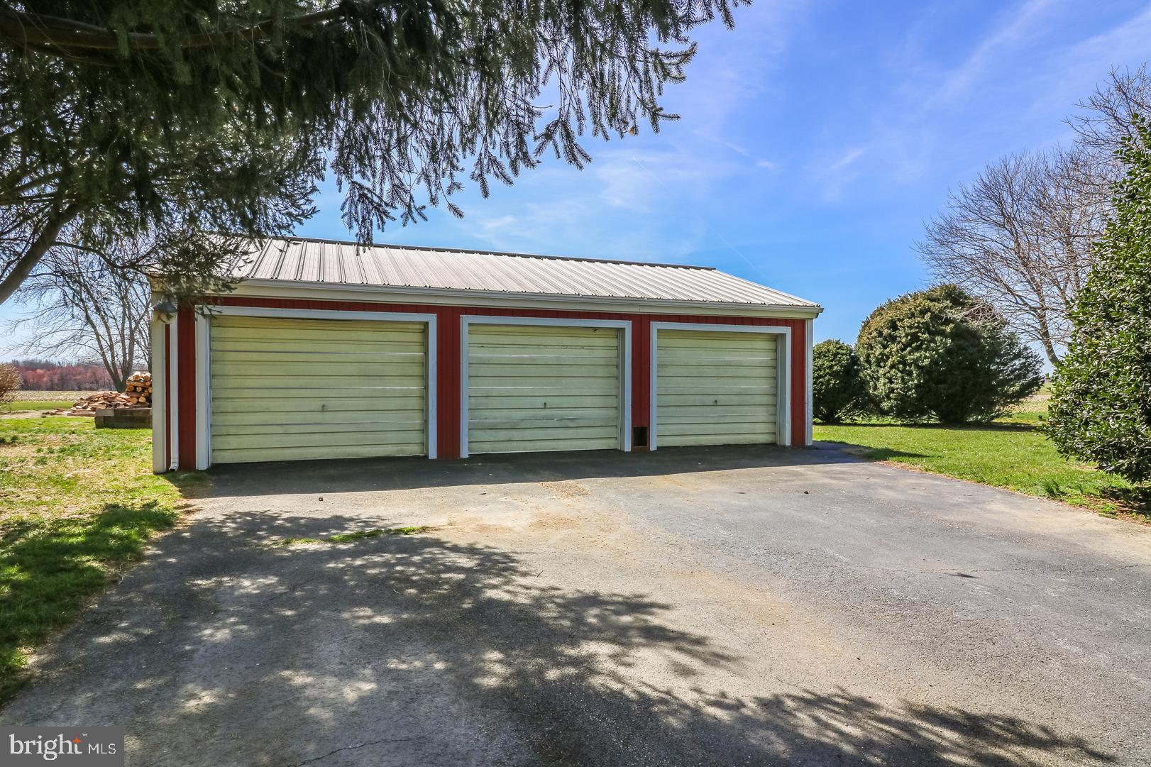 29045 Morgnec Road Kennedyville, MD 21645 - Photo 5 of 35 Oversized 3 car detached garage