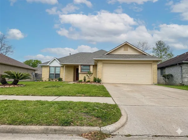 $279,900 | 15731 Castorglen Drive, Houston, TX 77598