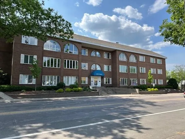 $374,900 | 5100 France Avenue South, Unit 305, Edina, MN 55410