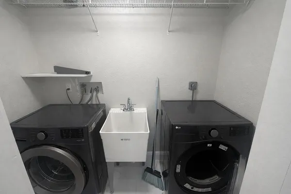$469,000 | 2800 Southwest 9th Street, Fort Lauderdale, FL 33312