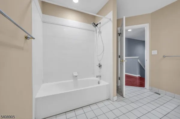 $711,000 | 52 Gordon Circle, Parsippany, NJ 07054