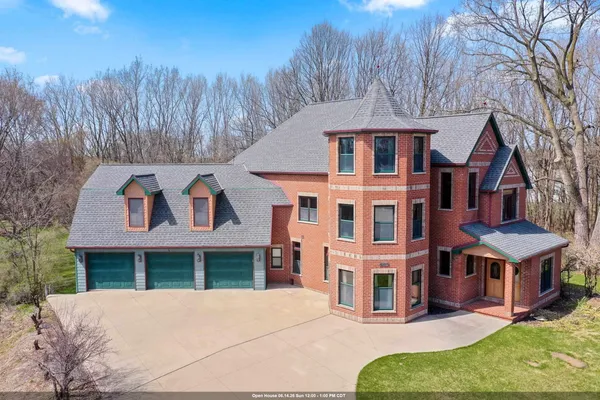 $699,900 | 2133 Palmer Court, Green Bay, WI 54311