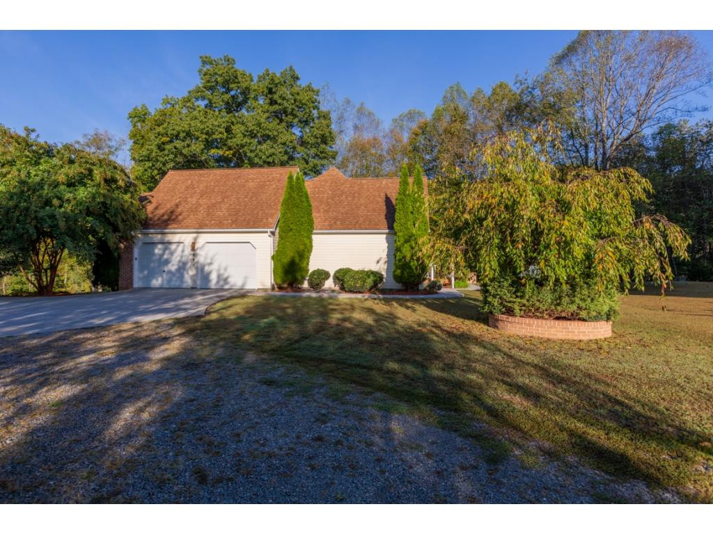 446 Red Hill Road Butler, TN 37640 - Photo 24 of 34 Photo 27