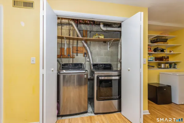 $535,000 | 59 Woodway Road, Unit 1, Stamford, CT 06907