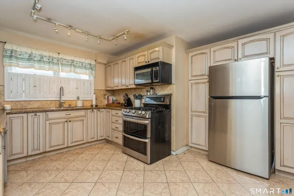 $535,000 | 59 Woodway Road, Unit 1, Stamford, CT 06907