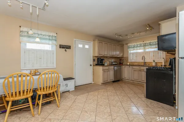 $535,000 | 59 Woodway Road, Unit 1, Stamford, CT 06907