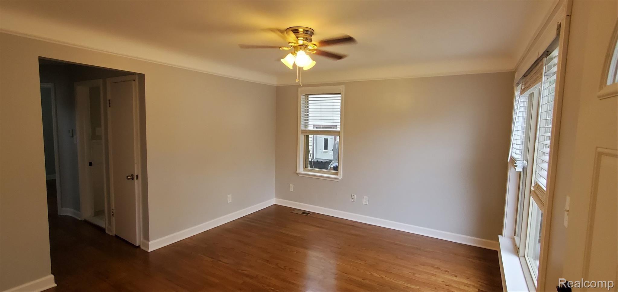 19434 Martin Road Roseville, MI 48066 - Photo 3 of 30 20200901_183053.jpg