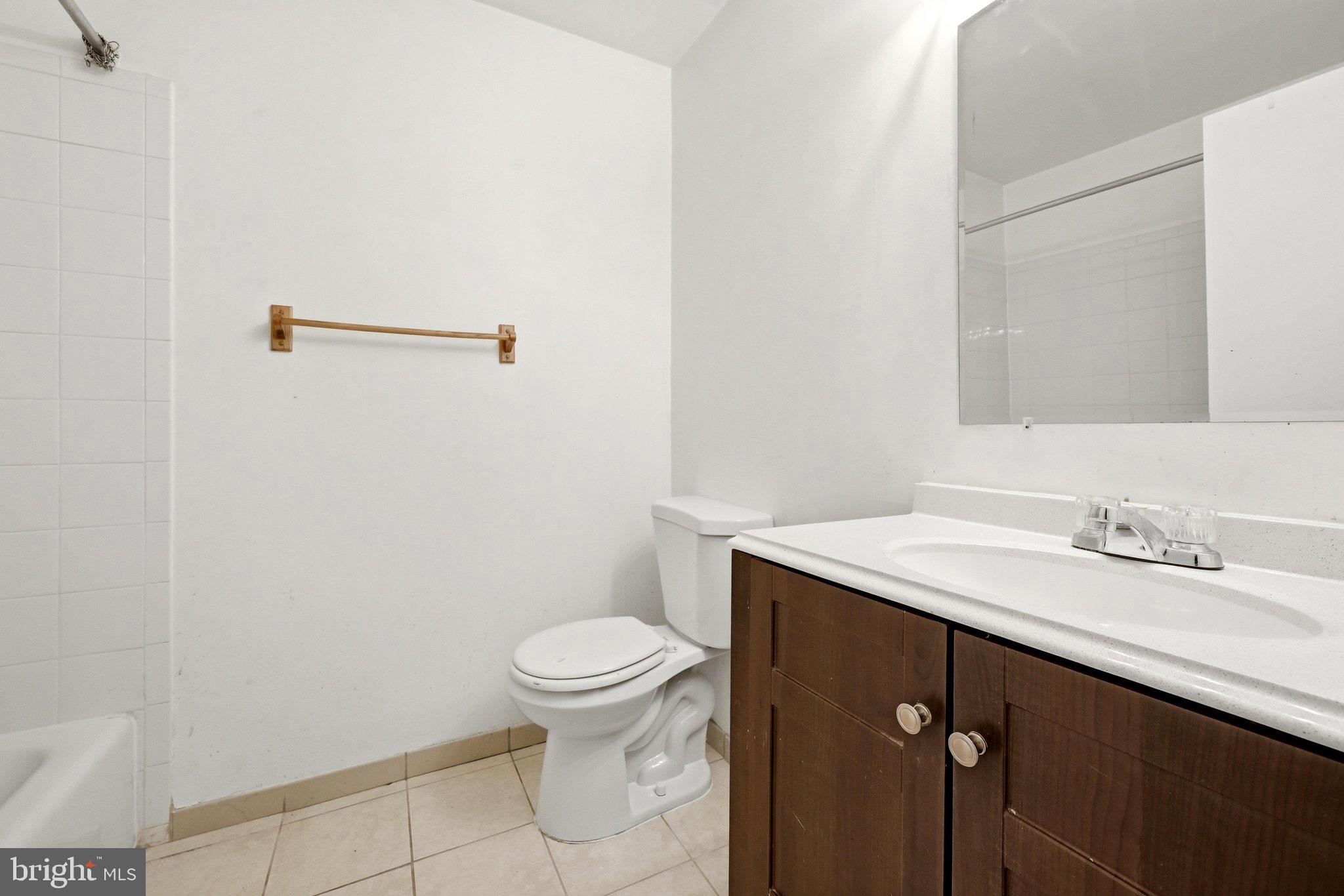 1405 Northgate Square, Unit 32B Reston, VA 20190 - Photo 17 of 25 Bathroom