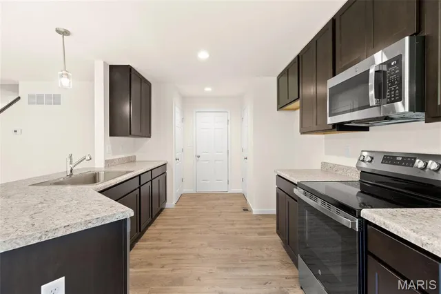 $295,899 | 2205 Heatherfield Drive, Rolla, MO 65401