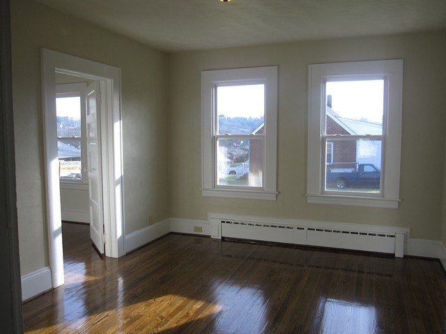 1115 Ray Road Southeast Roanoke, VA 24014 - Photo 11 of 13 Dining Room