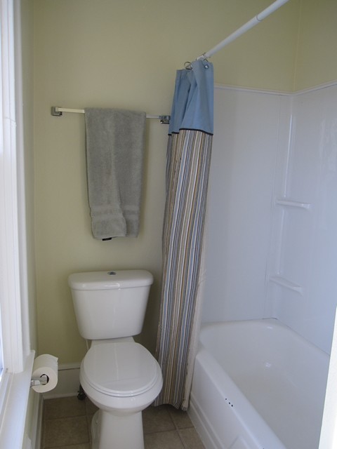 1115 Ray Road Southeast Roanoke, VA 24014 - Photo 7 of 13 Bathroom