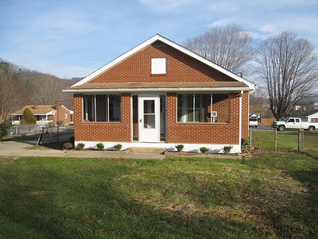 1115 Ray Road Southeast Roanoke, VA 24014 - Photo 10 of 13 Back of House