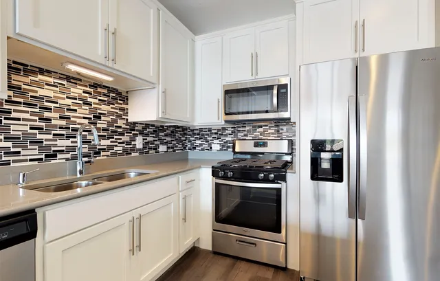 $2,000 | 4758 North Laramie Avenue, Unit 303, Chicago, IL 60630