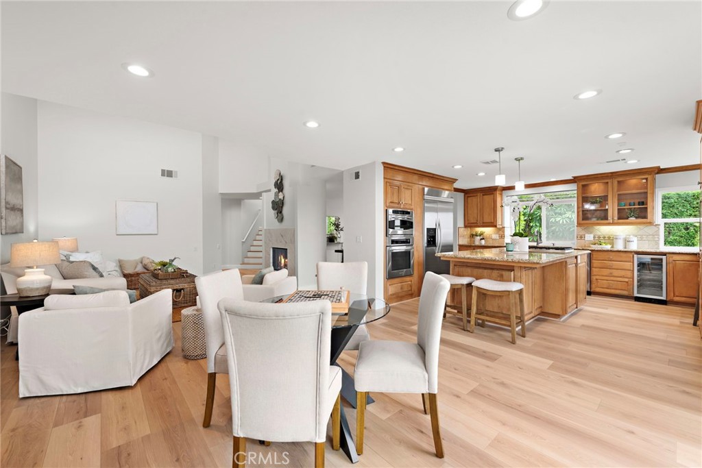 27 Regatta Way Dana Point, CA 92629 - Photo 10 of 24 a living room with furniture and kitchen view