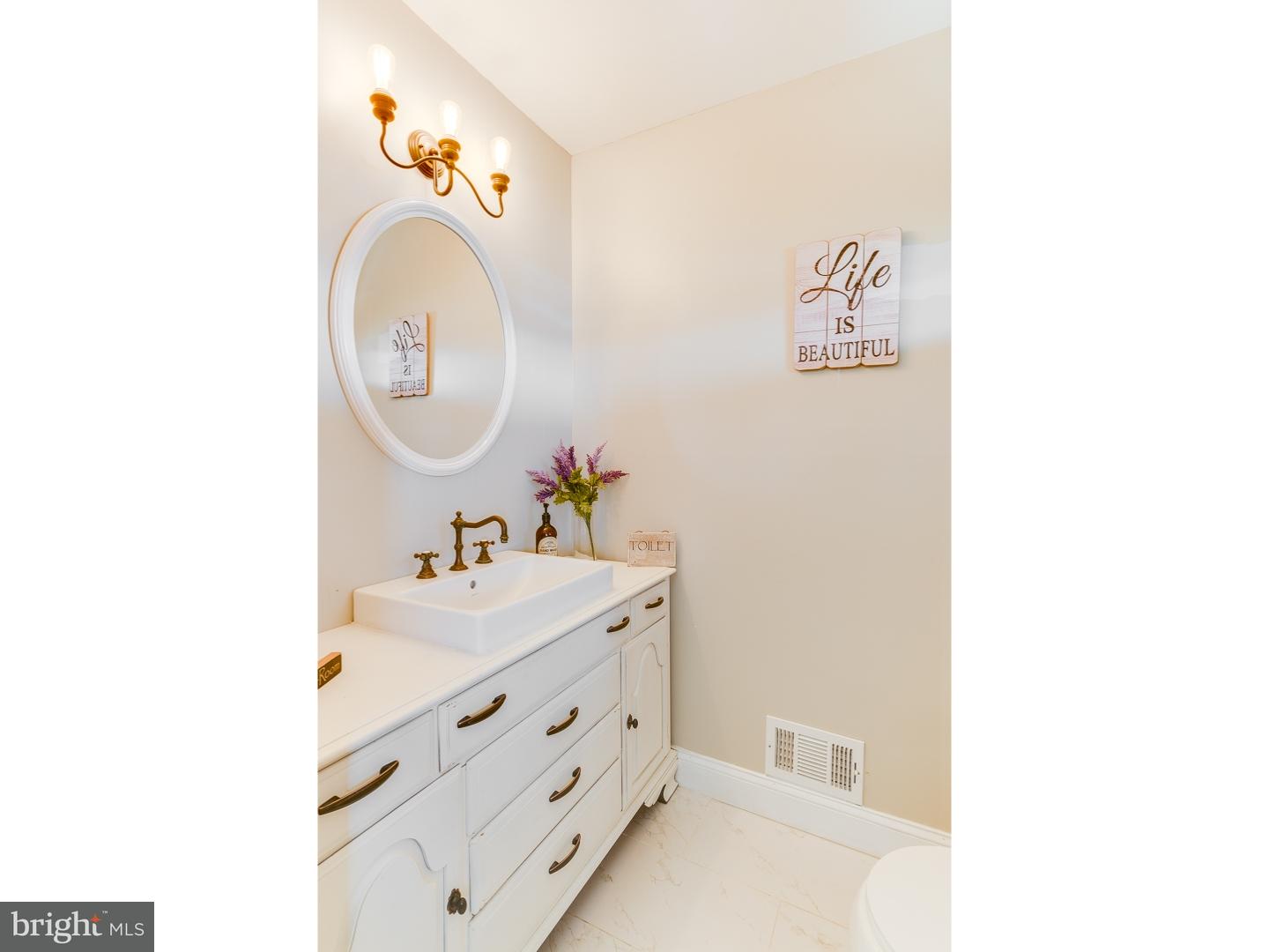 10 Baggaley Road Trenton, NJ 08690 - Photo 18 of 23 Half Bath