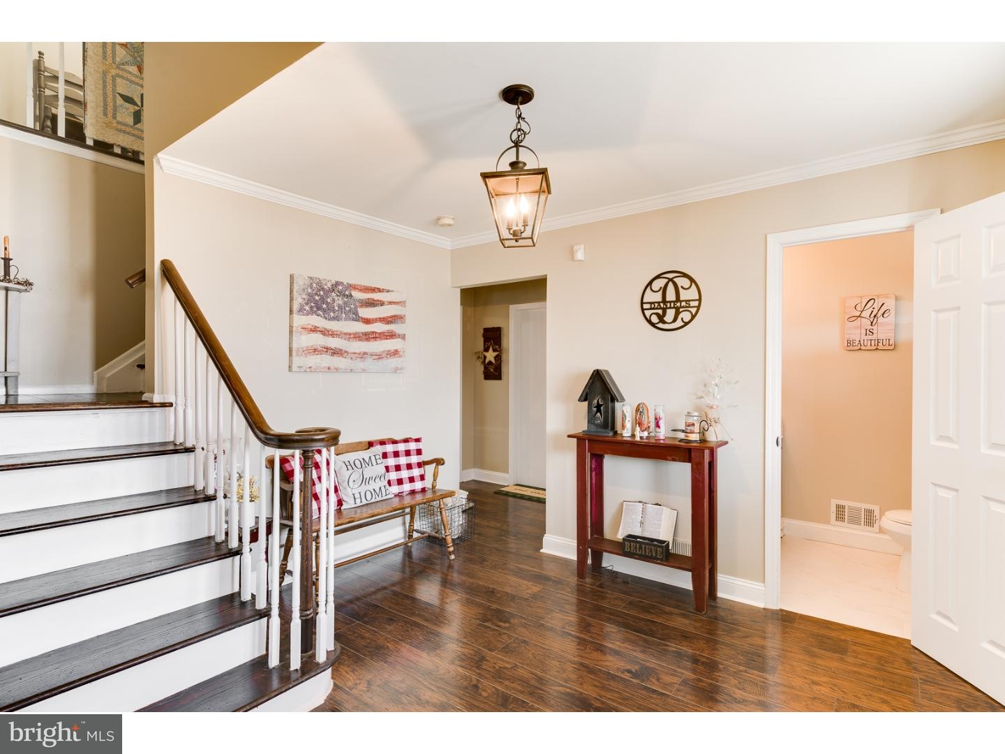 10 Baggaley Road Trenton, NJ 08690 - Photo 20 of 23 Foyer