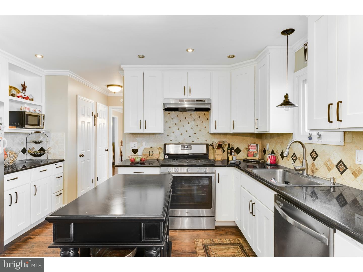 10 Baggaley Road Trenton, NJ 08690 - Photo 3 of 23 Kitchen