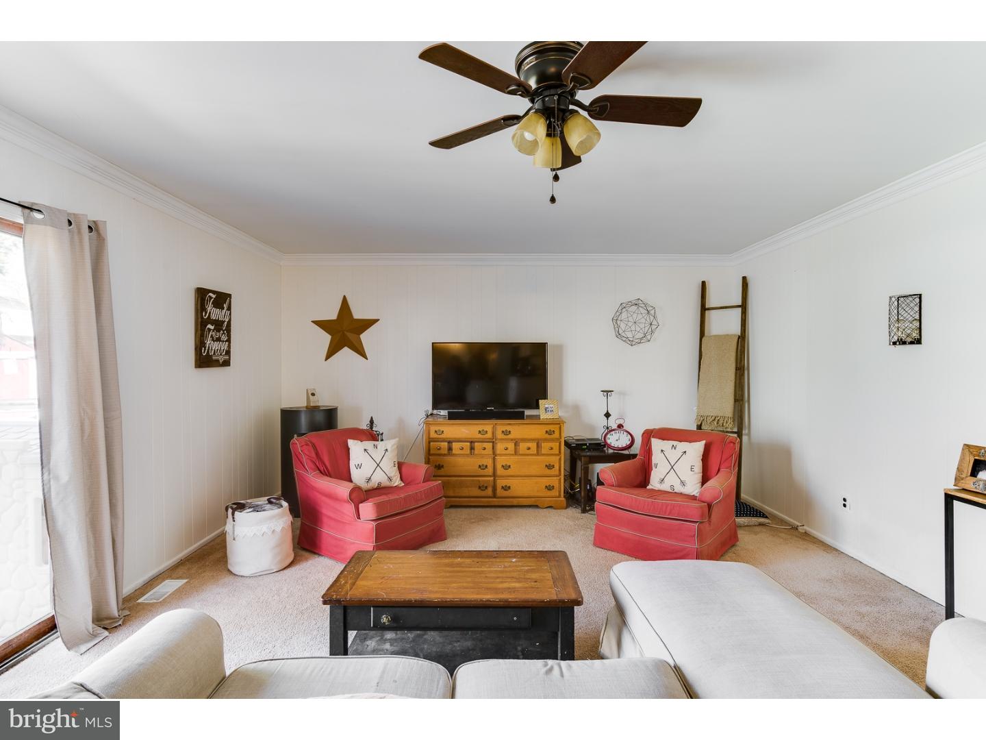 10 Baggaley Road Trenton, NJ 08690 - Photo 10 of 23 Family Room