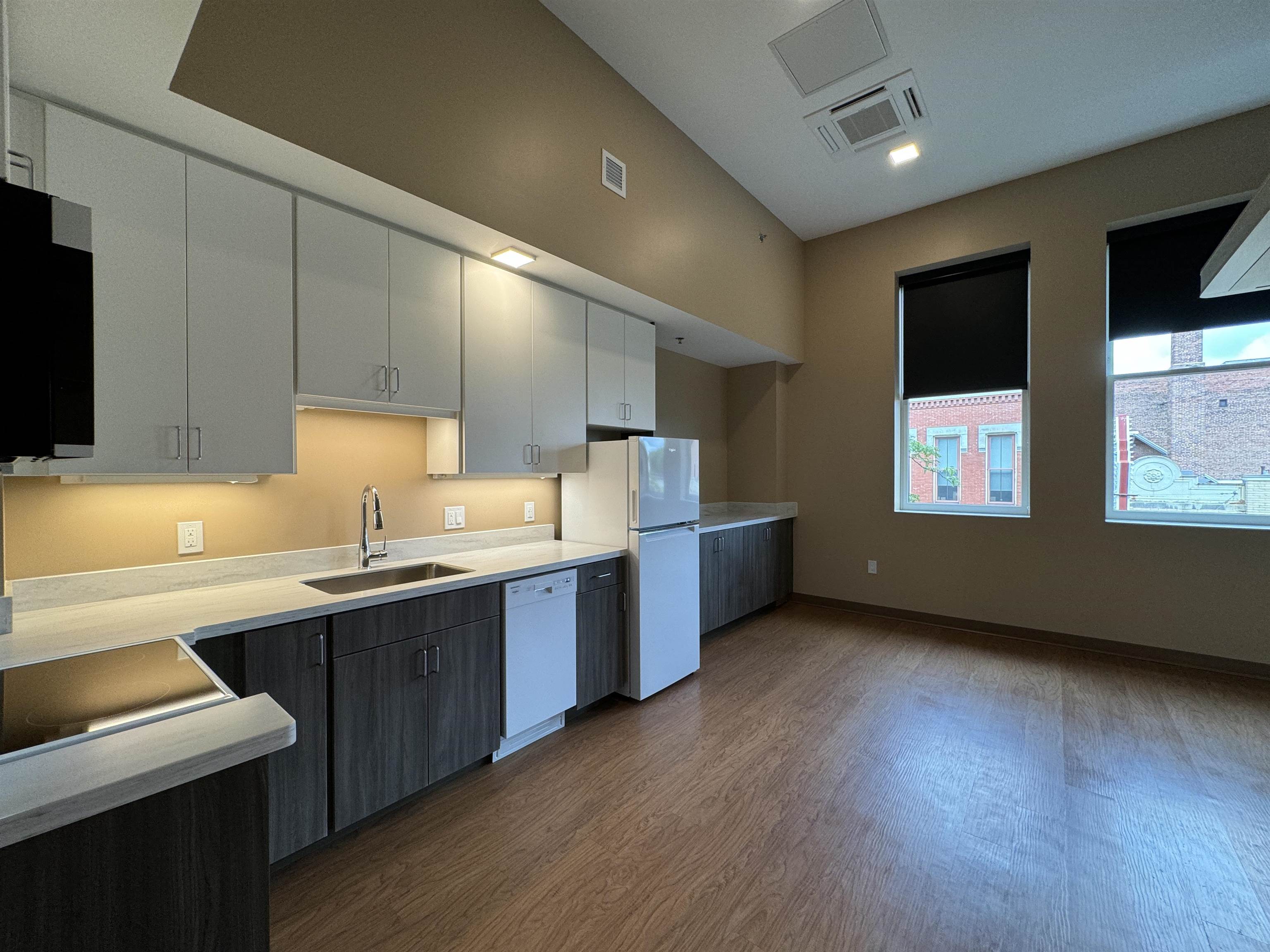 83 Hanover Street, Unit 310 Manchester, NH 03101 - Photo 14 of 47