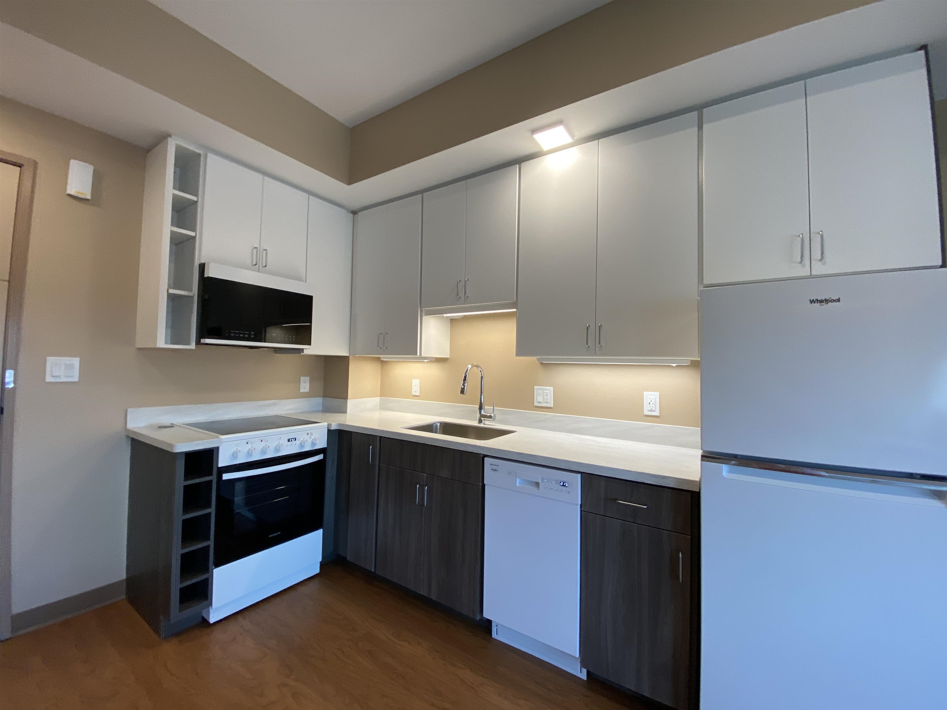 83 Hanover Street, Unit 310 Manchester, NH 03101 - Photo 17 of 47