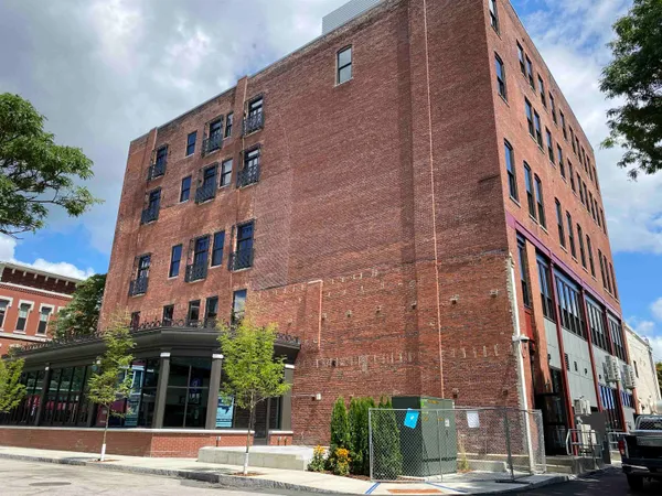 $1,899 | 83 Hanover Street, Unit 310, Manchester, NH 03101