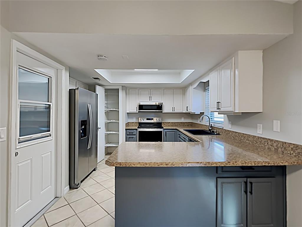 1108 Shaffer Trail Oviedo, FL 32765 - Photo 7 of 21