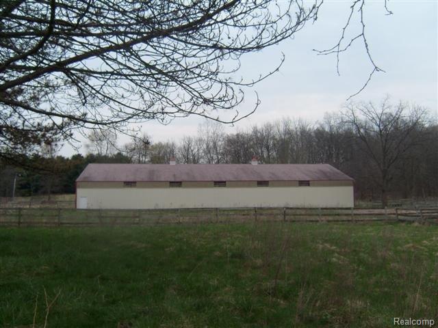 2333 Pheasant Run Road Howell, MI 48843 - Photo 2 of 25 2333 ARENA.jpg