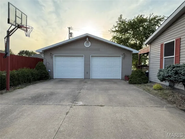 $235,000 | 220 North Sheldon Avenue, Kahoka, MO 63445