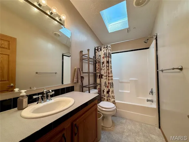 $235,000 | 220 North Sheldon Avenue, Kahoka, MO 63445