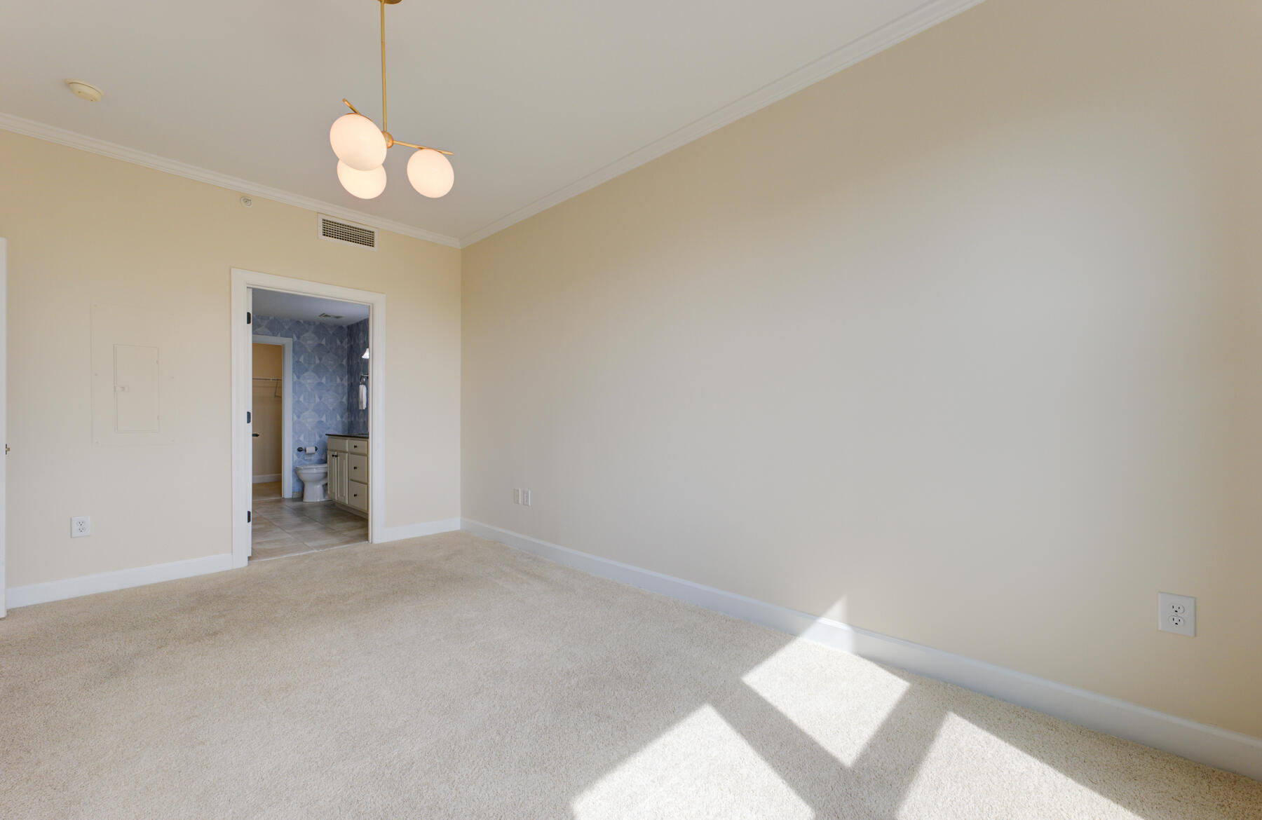 33 Calhoun Street, Unit 226 Charleston, SC 29401 - Photo 20 of 38 33 Calhoun St, Charleston SC (18)