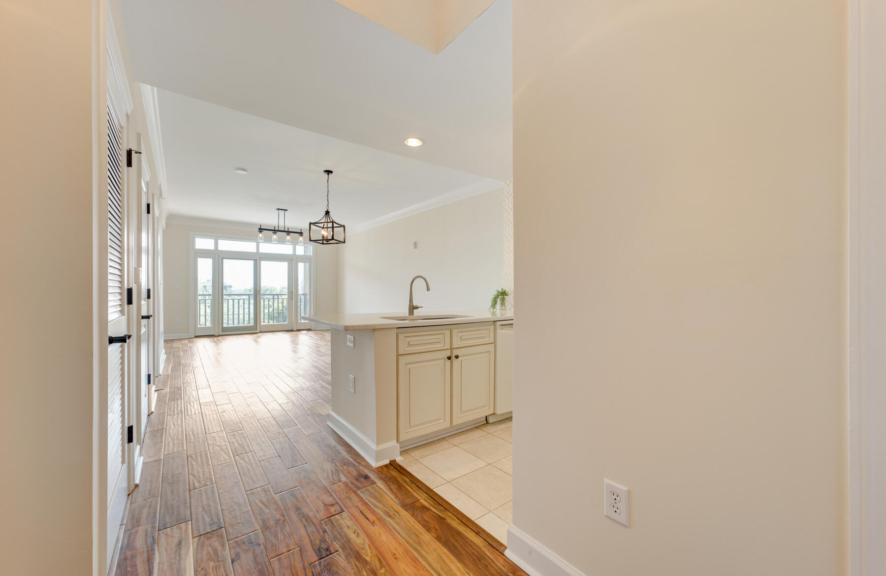 33 Calhoun Street, Unit 226 Charleston, SC 29401 - Photo 5 of 38 33 Calhoun St, Charleston SC (5)