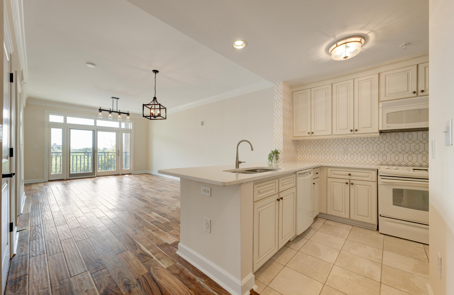 33 Calhoun Street, Unit 226 Charleston, SC 29401 - Photo 6 of 38 33 Calhoun St, Charleston SC (6)