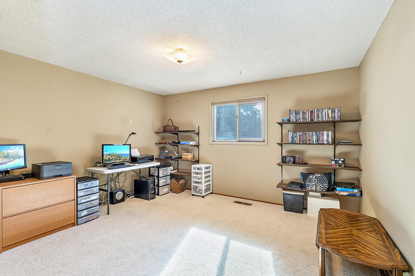 2925 Delta Waters Road Medford, OR 97504 - Photo 12 of 22 12