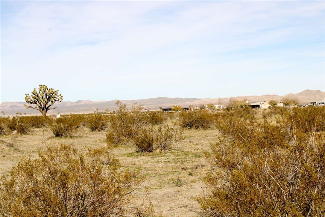 179937 Johnson Road Phelan, CA 92371 - Photo 11 of 16 a view of lake view and mountain