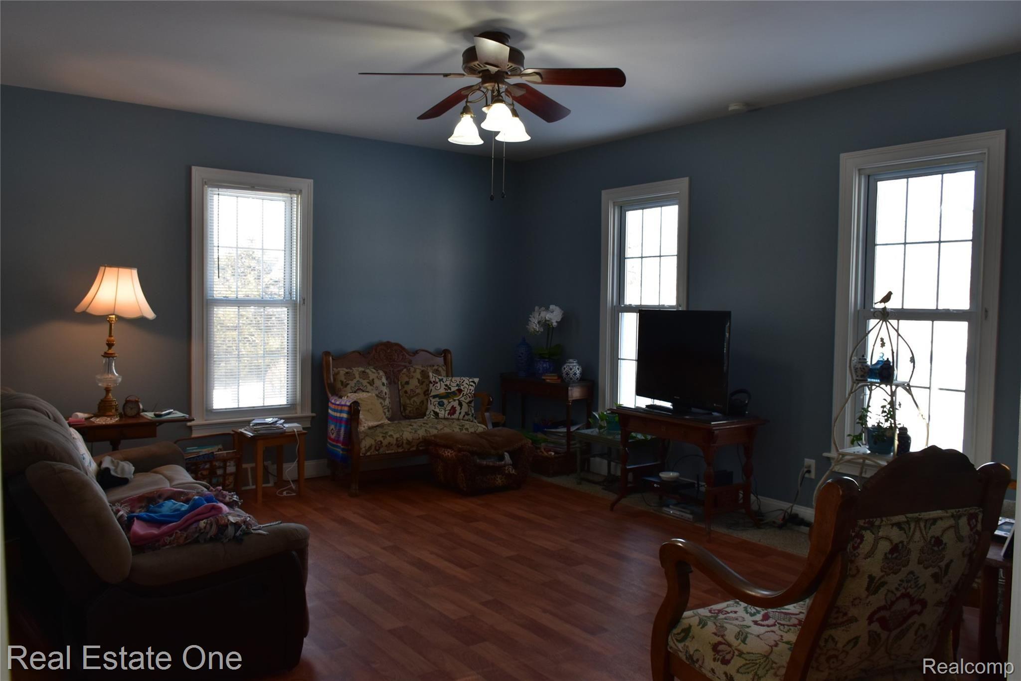 8793 Pinckney Road Pinckney, MI 48169 - Photo 6 of 28 DSC_1352.JPG