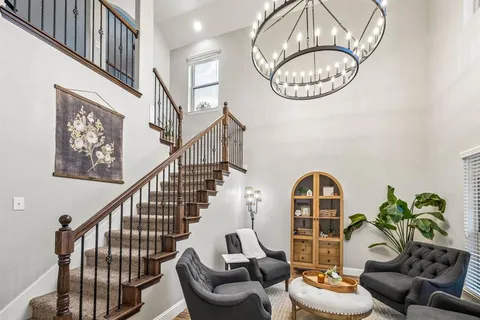a view of livingroom with furniture