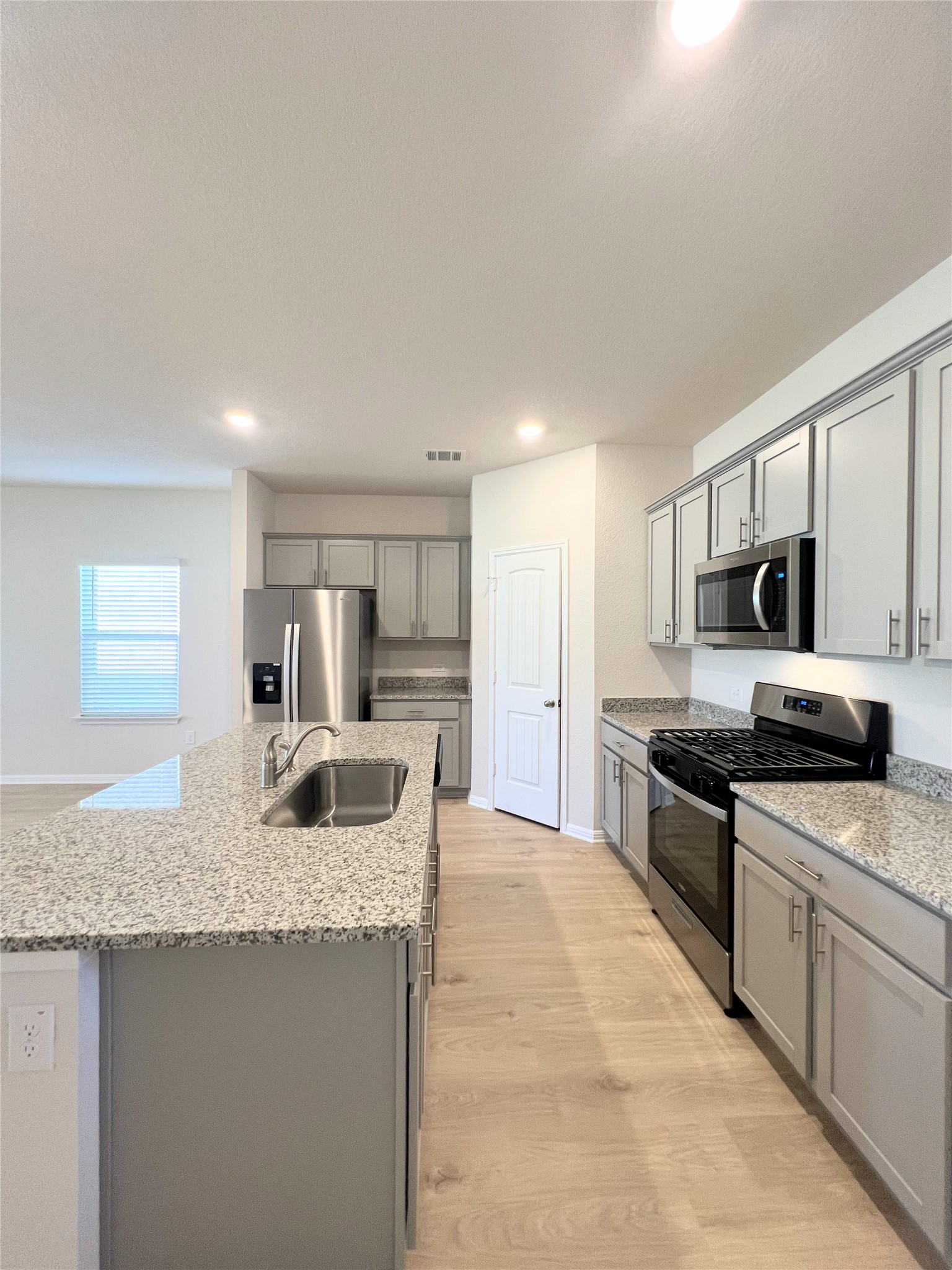 2409 Corriente Path Leander, TX 78641 - Photo 11 of 34