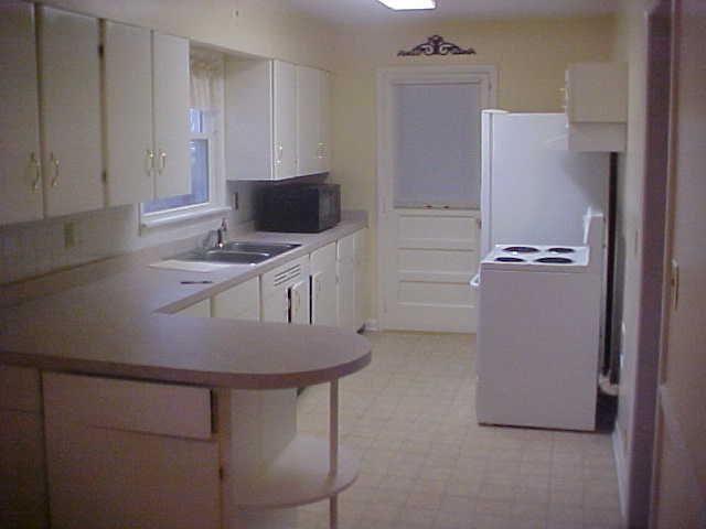 940 Pawnee Road Carmel, IN 46032 - Photo 4 of 12 Gallery Image 4