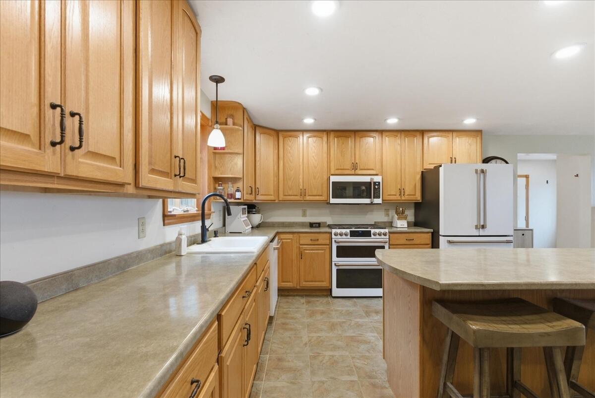 246 Carrs Corner Road Palermo, ME 04354 - Photo 40 of 79 Kitchen