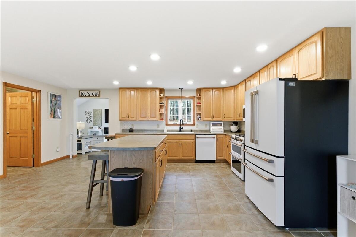 246 Carrs Corner Road Palermo, ME 04354 - Photo 55 of 79 Kitchen & Dining Space