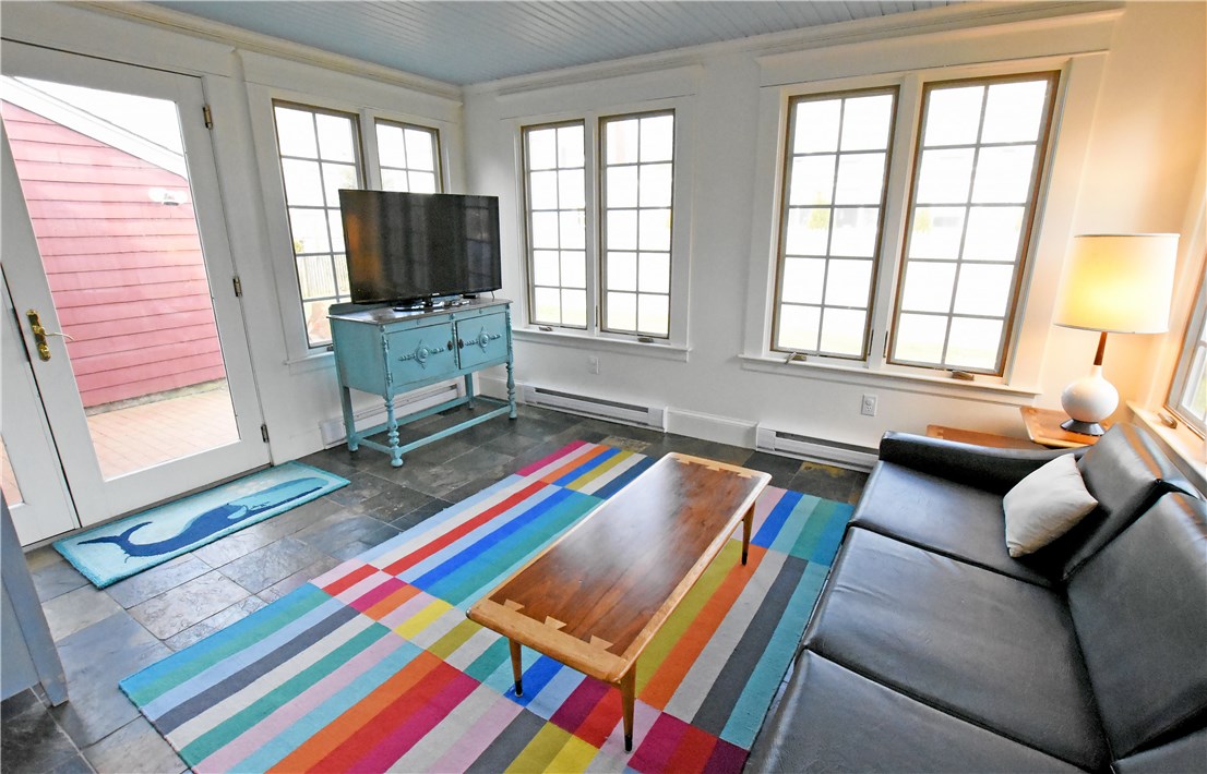 52 Sylvan Road East Providence, RI 02916 - Photo 19 of 40 Gallery Image 19