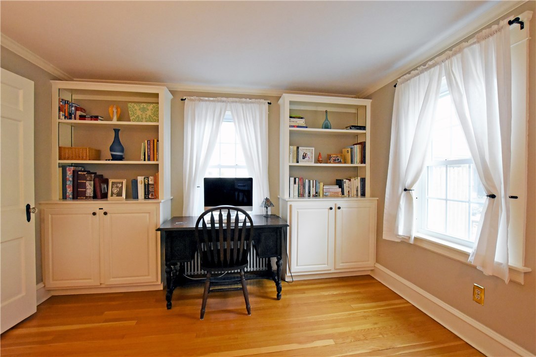 52 Sylvan Road East Providence, RI 02916 - Photo 9 of 40 Gallery Image 9