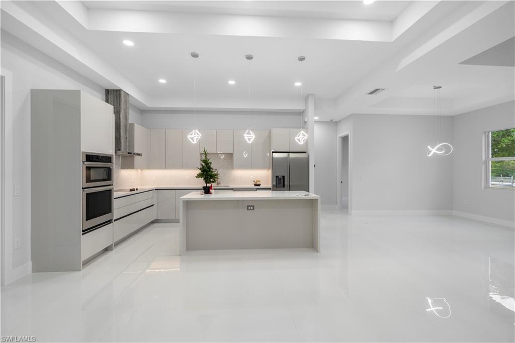 3433 66th Avenue Northeast Naples, FL 34120 - Photo 9 of 48