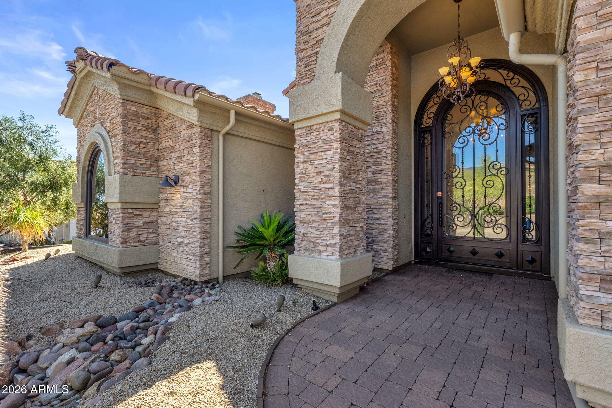 1837 East Marilyn Road Phoenix, AZ 85022 - Photo 4 of 47 4-web-or-mls-04