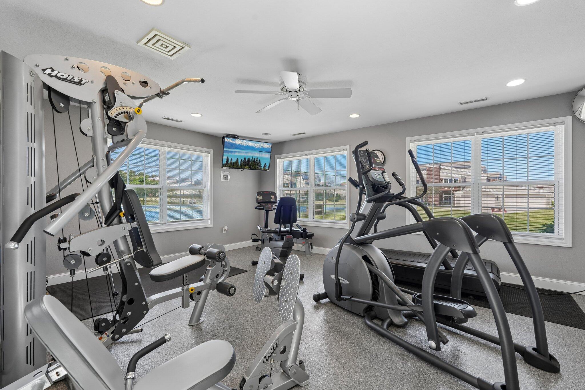 N16-w26533 Tall Reeds Lane, Unit H Pewaukee, WI 53072 - Photo 27 of 33 Fitness Room