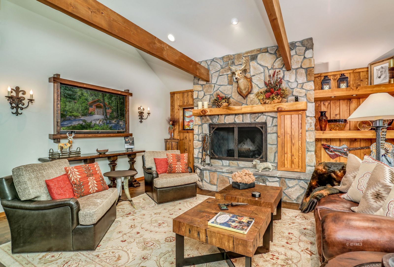 24581 Fern Valley Road Idyllwild, CA 92549 - Photo 11 of 50 Furnishings included