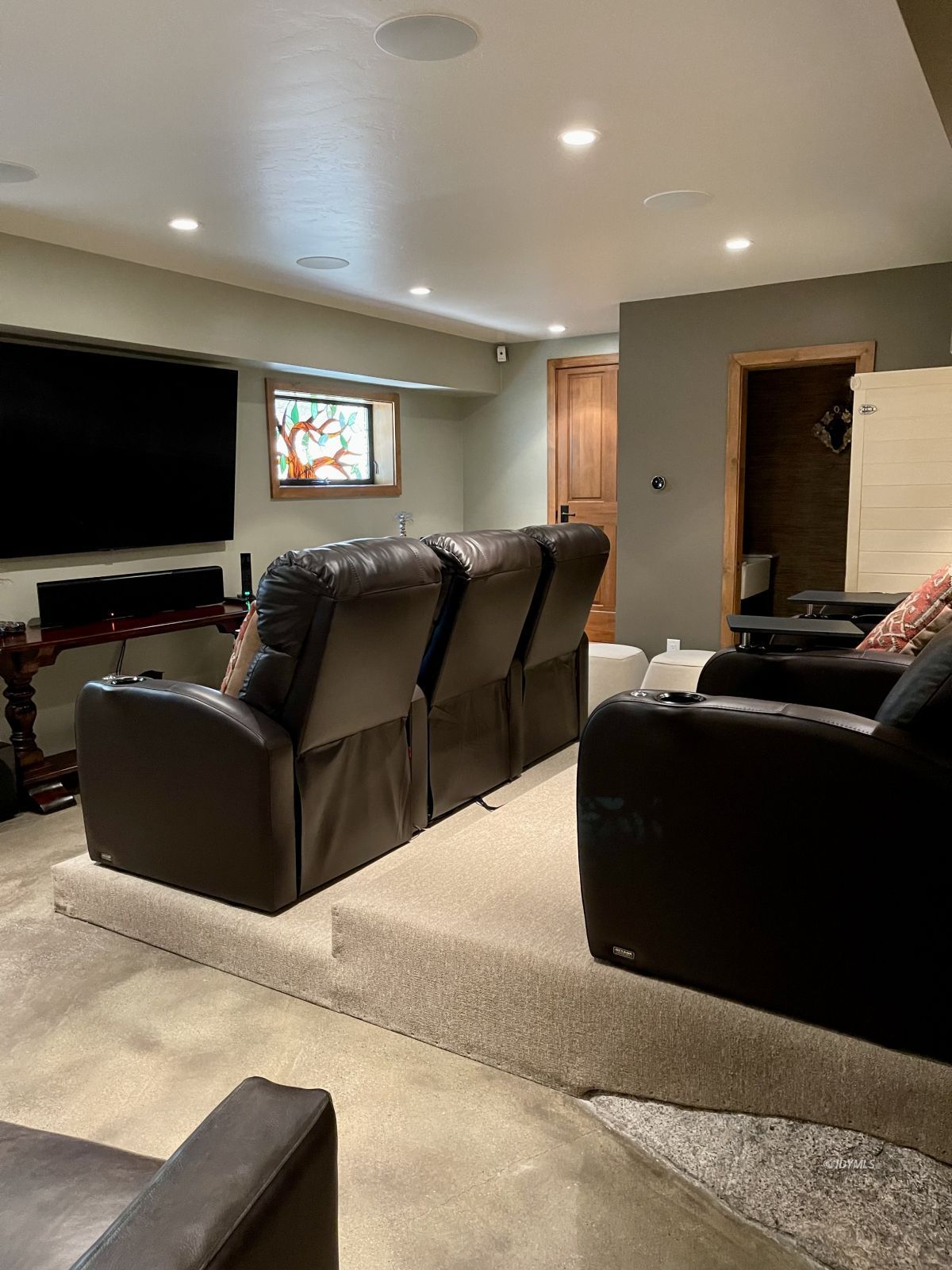 24581 Fern Valley Road Idyllwild, CA 92549 - Photo 36 of 50 Media room