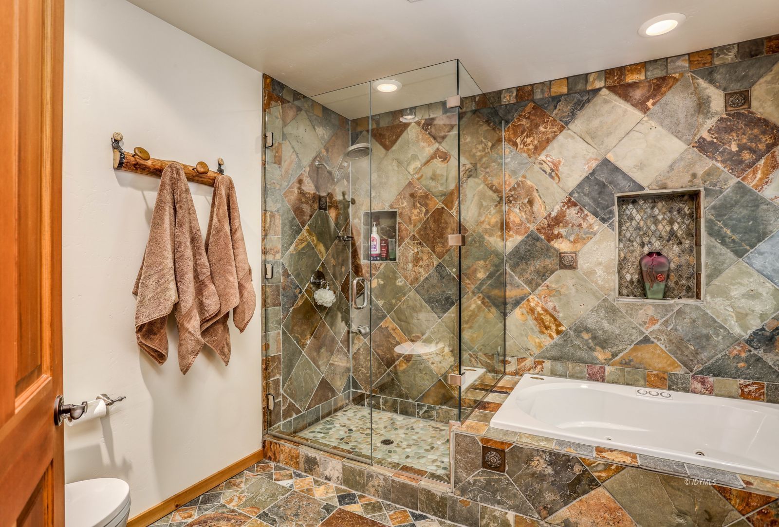24581 Fern Valley Road Idyllwild, CA 92549 - Photo 41 of 50 Attractive slate tiling throughout
