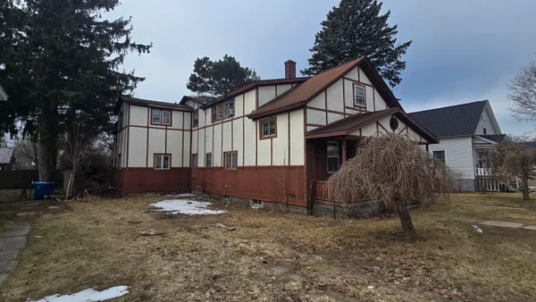 $99,900 | 710 East Foster Street, Ludington, MI 49431